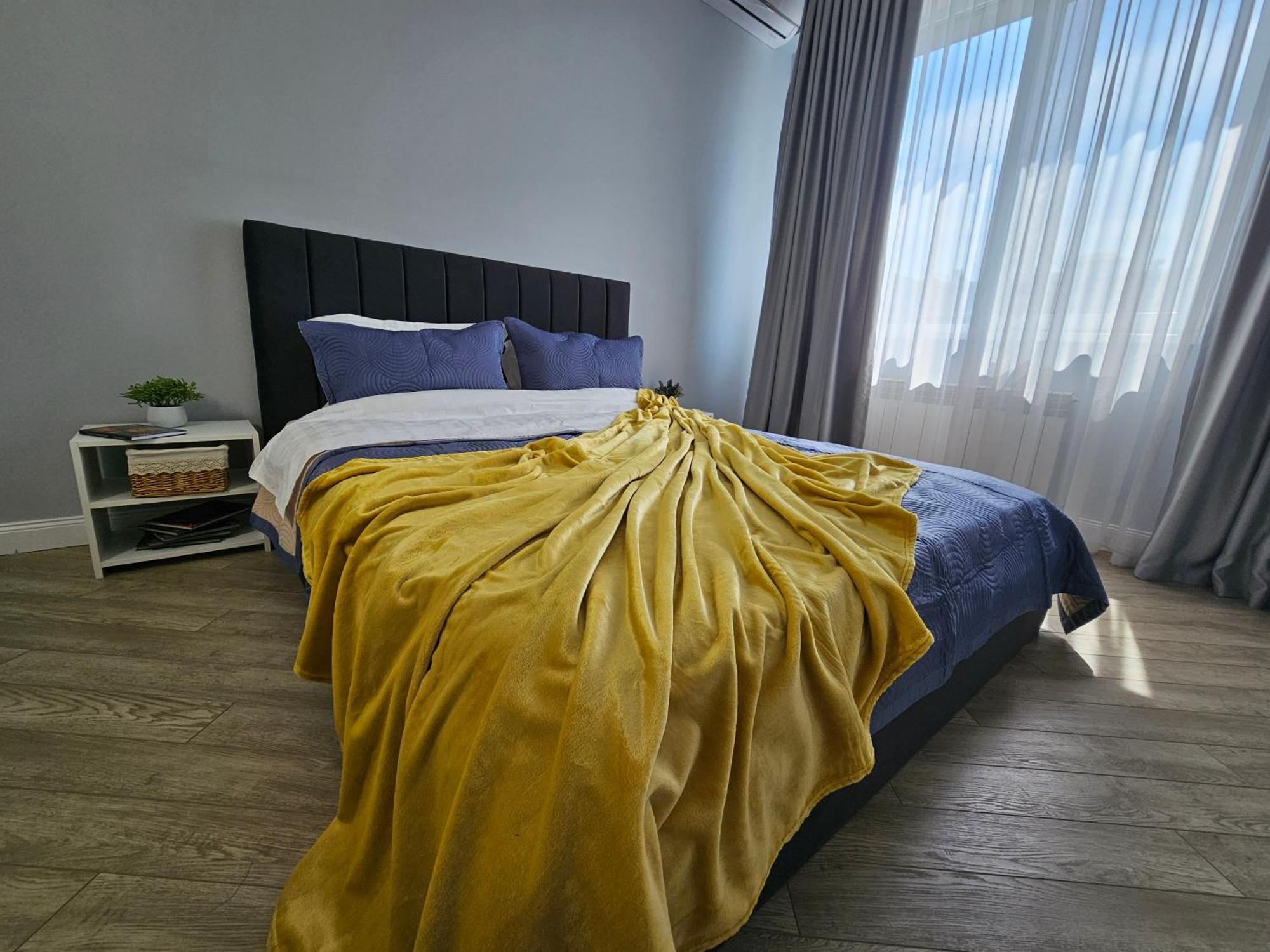 3 Room Gagarin Park Residential Complex Near Mega Shopping Mall Алмати Екстер'єр фото